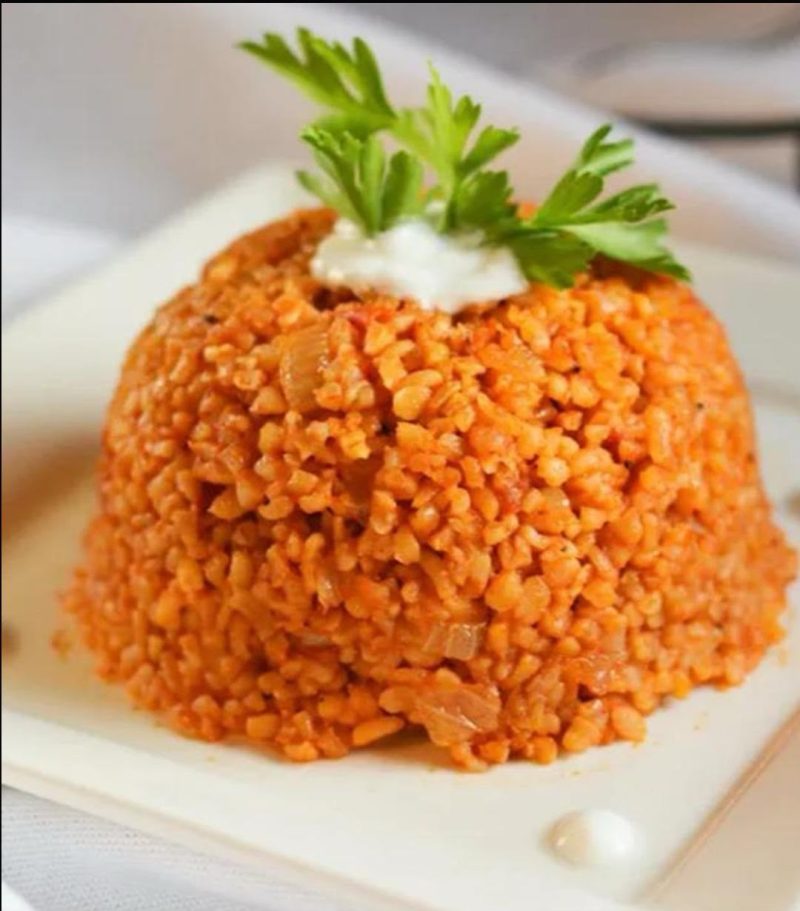برغل بالبندورة+ لبن  